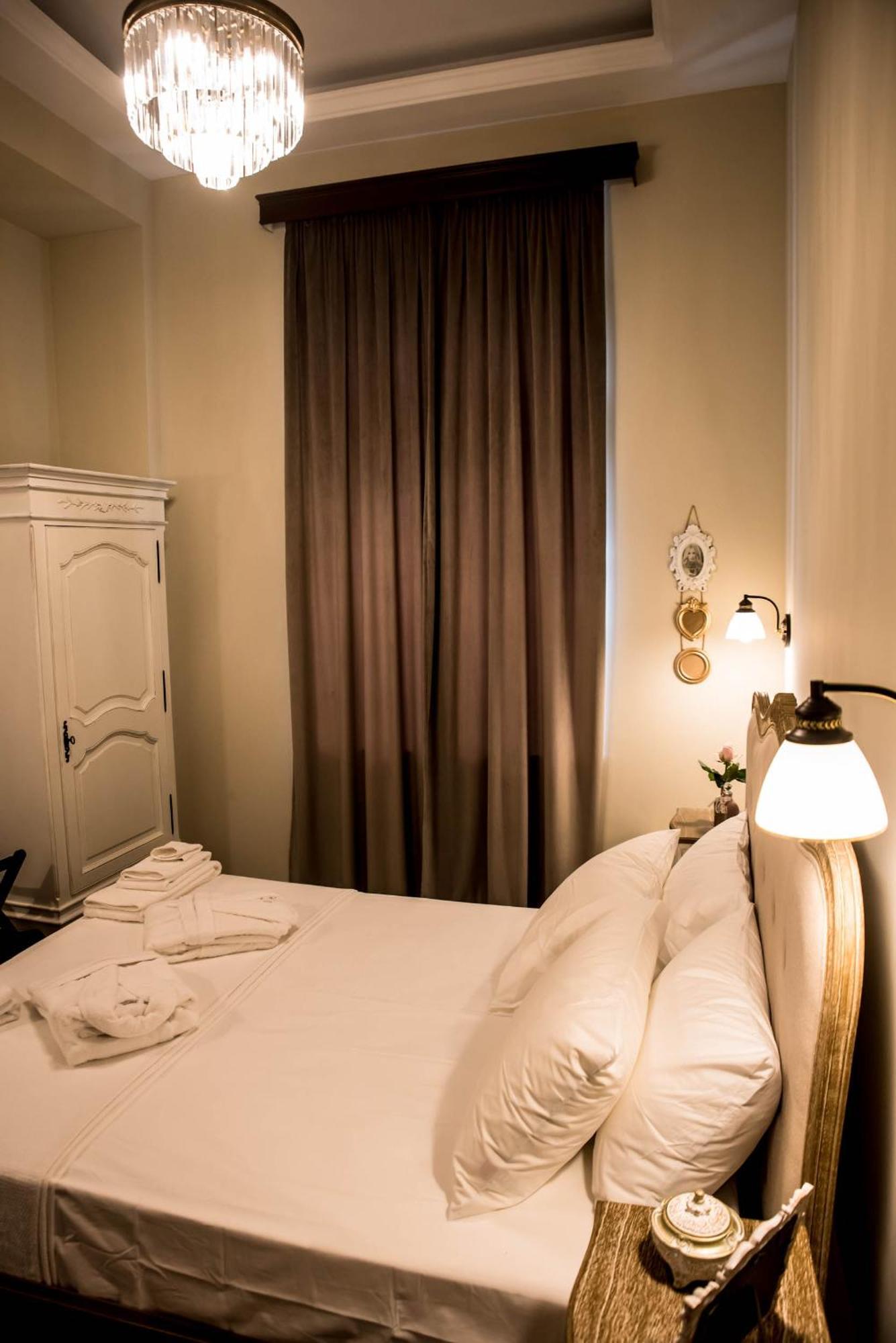 Kyria Boutique House Aparthotel Athens Exterior photo